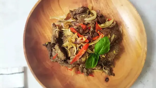 Resep sei sapi sambal lu'at (tanpa diasap), inspirasi olahan daging kurban Idul Adha. (dok. Cookpad @dapur_moengil)