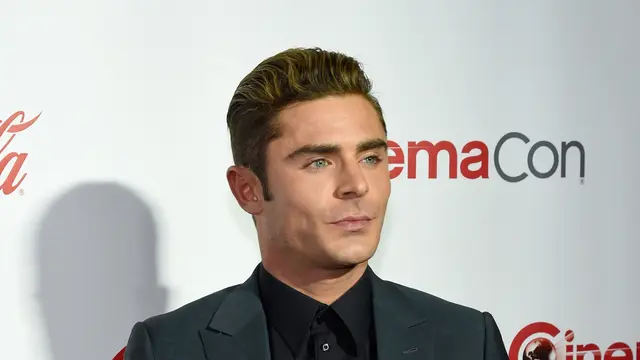 [Bintang] Zac Efron