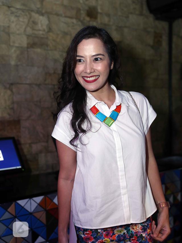 [Bintang] Indra Bruggman Senang dengan Kedekatan Vonny Cornelia dan Atalarik Syah