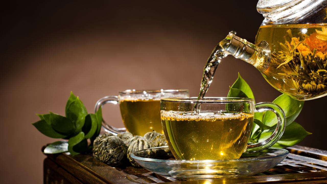 Teh Hijau Seduh atau Dingin yang Bantu Diet?