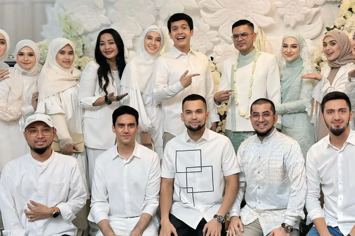 4 Gaya Couple Artis saat Hadir Akad Nikah Irish Bella dan Haldy Sabri