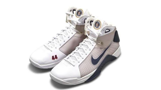 Sepatu Eksklusif Barack Obama Saat Jadi Presiden Dilelang Mulai dari Rp 350 Juta