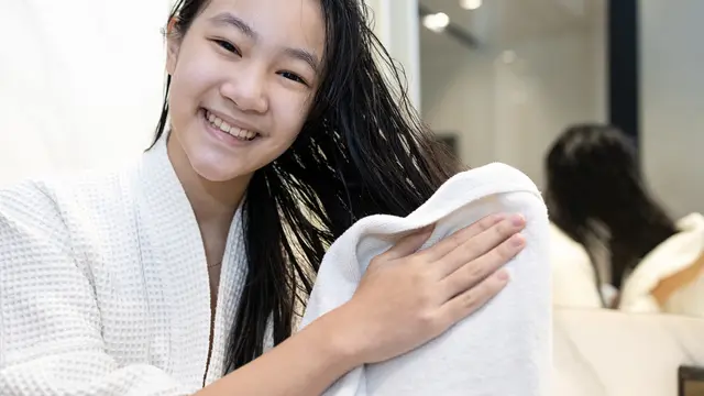 Penyebab Rambut Patah yang Sering Tidak Disadari, Bagaimana Cara Mengatasinya?