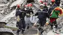 Belum diketahui penyebab runtuhnya tiga bangunan di pusat kota Casablanca, Maroko, Minggu (13/7/14). (REUTERS/Macao)