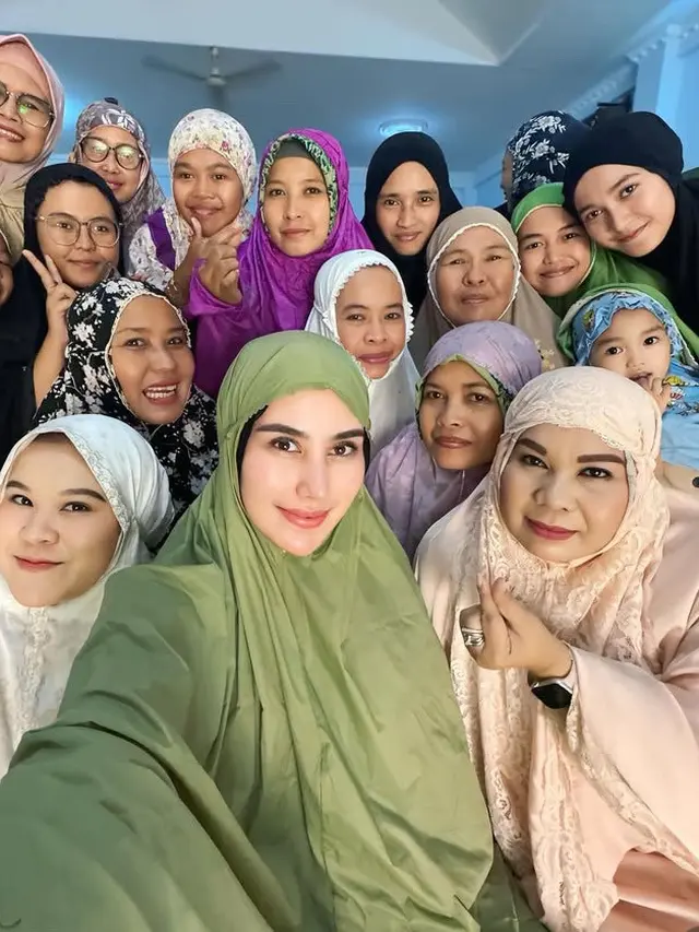 Wajah Glowing Syahnaz Sadiqah Jadi Ibu Bupati Bandung Barat. [@Syahnazs]