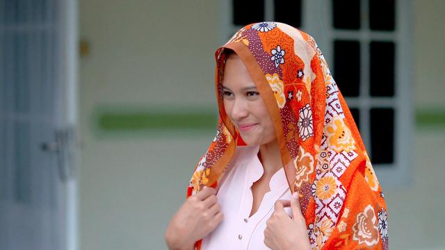 6 Potret Akting Indah Permatasari Di Pesantren Rock N Dut Rocker Jutek Yang Jatuh Cinta Showbiz Liputan6 Com