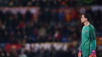 Kiper Roma asal Polandia Wojciech Szczesny dalam laga melawan Fiorentina. (FILIPPO MONTEFORTE / AFP)