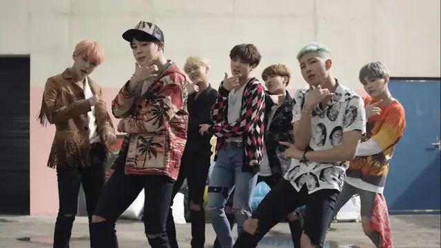 BTS di music video Fire.