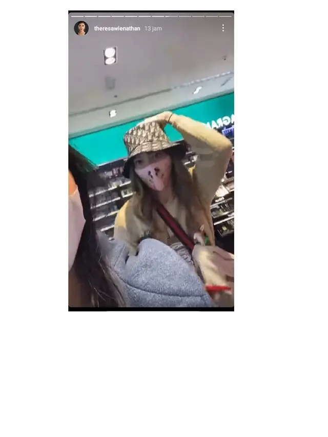 8 Potret Nia Ramadhani dan Keluarga Liburan di Dubai, Off Road di Padang Savana
