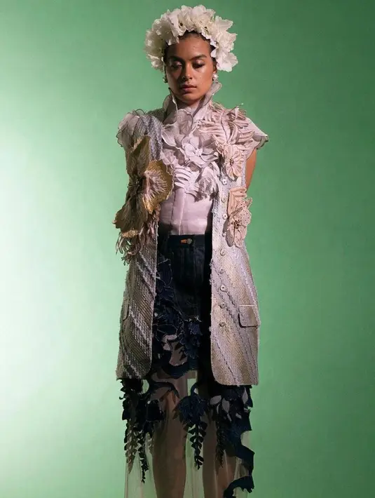 Melihat penampilan berbeda dari Eva Celia, netizen pun banyak memberinya berbagai pujian. (Instagram/evacelia).