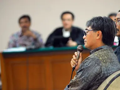 Andi Zulkarnaen Anwar atau Choel Mallarangeng bersaksi untuk mantan Menpora Andi Mallarangeng di Pengadilan Tipikor, Senin (19/5/14). (Liputan6.com/Miftahul Hayat)