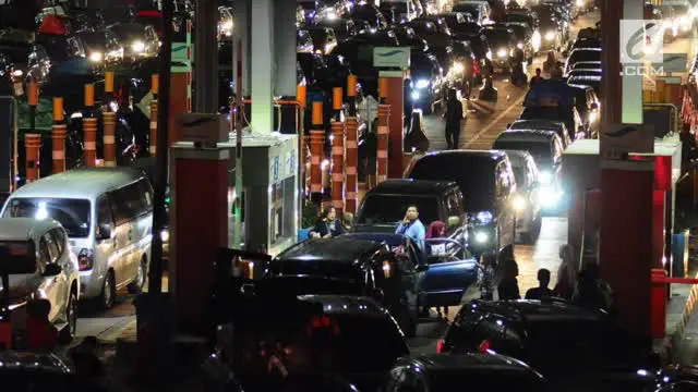Pemudik Harus Menunggu 9 Jam Sebelum Masuk Merak