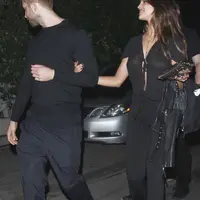 Calvin Harris dilaporkan tengah dekat dengan Eiza Gonzalez. (E!News)