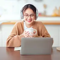 ilustrasi perempuan belajar/oatawa/Shutterstock