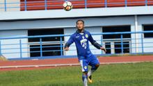 Airlangga Sucipto jadi penghangat bangku cadangan Persib. (Bola.com/Muhammad Ginanjar)