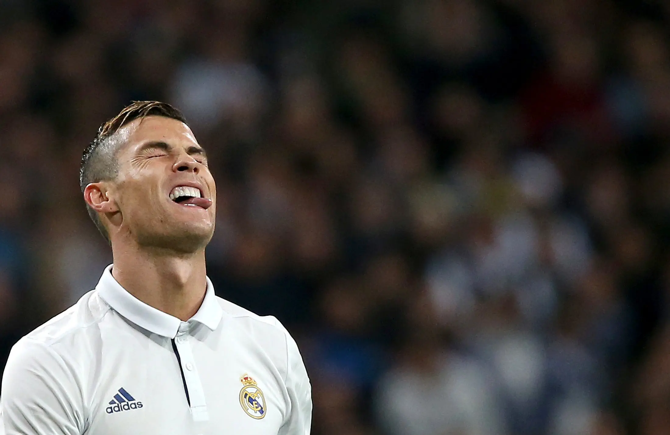 Cristiano Ronaldo dan kawan-kawan berharap dukungan suporter untuk menyingkirkan Munchen. (Reuters/Juan Medina)