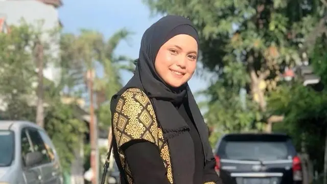 5 Potret Putri D'Academy Kenakan Hijab