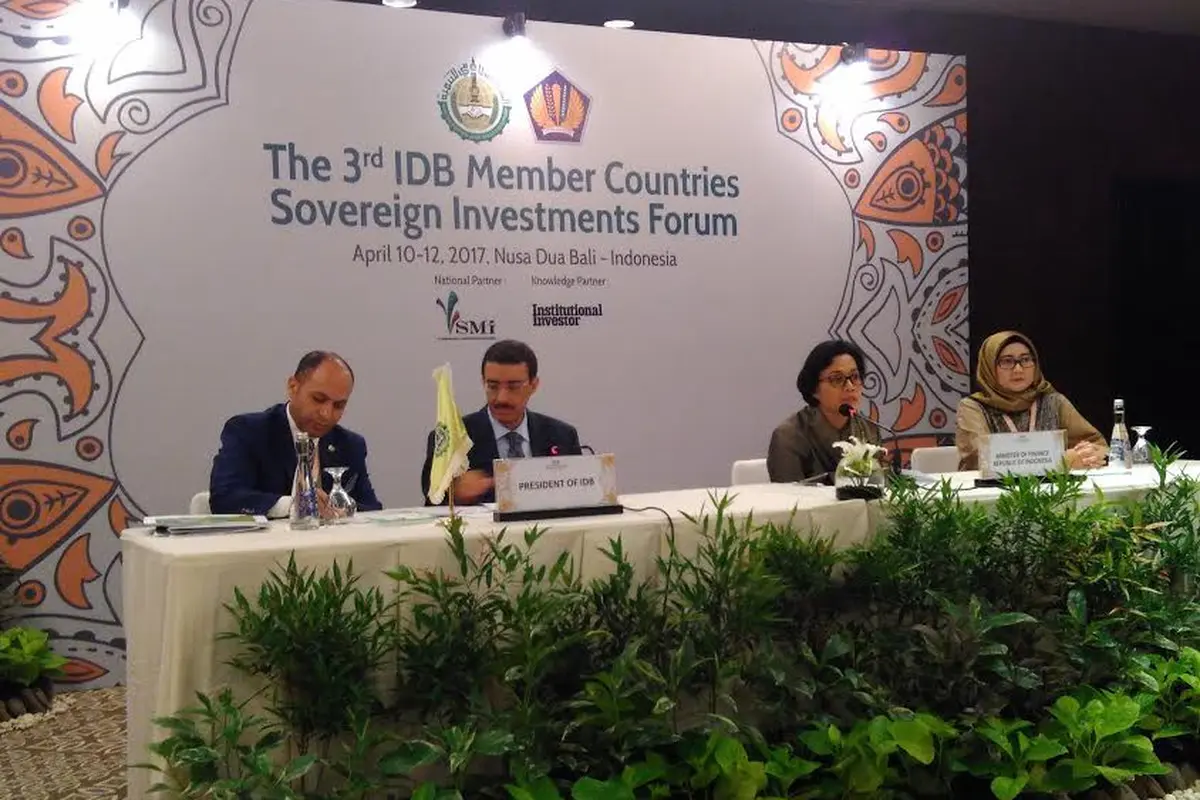 Menteri Keuangan (Menkeu) Sri Mulyani Indrawati saat memberikan keterang pers terkait pertemuan  Sovereign Wealth Fund (SWF) negara-negara anggota IDB di Bali. (Liputan6.com/Fiki Ariyanti)