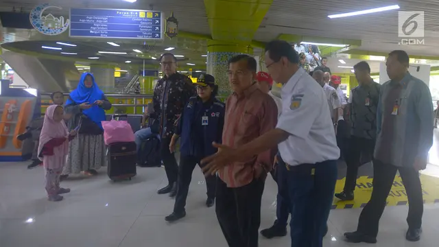 Wapres Jusuf Kalla Lepas Relawan PMI Angkutan Lebaran 2018