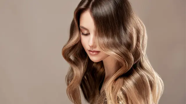 Bingung Mau Cat Rambut Warna Apa? Yuk, Cari Tahu Pilihan yang Tepat Sesuai Karakter Diri Sendiri