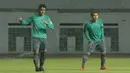 Bintang Timnas U-19, Egy Maulana Vikri, mengikuti sesi latihan bersama Timnas U-23 di Stadion Wibawa Mukti, Cikarang, Selasa (14/11/2017). Timnas Indonesia U-23 akan bertanding melawan Suriah U-23. (Bola.com/M Iqbal Ichsan)