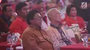 Ketua Umum Partai Hanura Oesman Sapta Odang bersama Mantan Wakil Presiden Tri Sutrisno saat menghadiri acara Syukuran PKPI di Cipayung, Jakarta, Jumat (29/12). (Liputan6.com/Faizal Fanani)