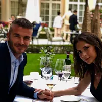 David dan Victoria Beckham dengan bahagia merayakan ulang tahun pernikahannya yang ke 19 tepat di hari kemerdekaan Amerika Serikat, yakni 4 Juli. (instagram/victoriabeckham)