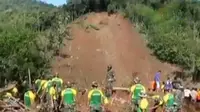 Maraknya alih fungsi lahan di lereng perbukitan menjadi permukiman warga sebabkan lereng bukit tidak mampu lagi menahan arus air saat hujan.