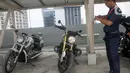 Sesi kedua dan ketiga akan menawarkan puluhan mobil mewah, sepeda motor, tas mewah, beberapa perangkat elektronik, serta perhiasan. (Liputan6.com/Herman Zakharia)