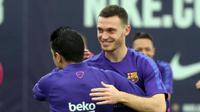 Di laga perpisahan Xavi Hernandez, Barcelona memakai jersey khusus.
