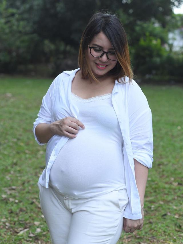 [Fimela] Tya Ariestya