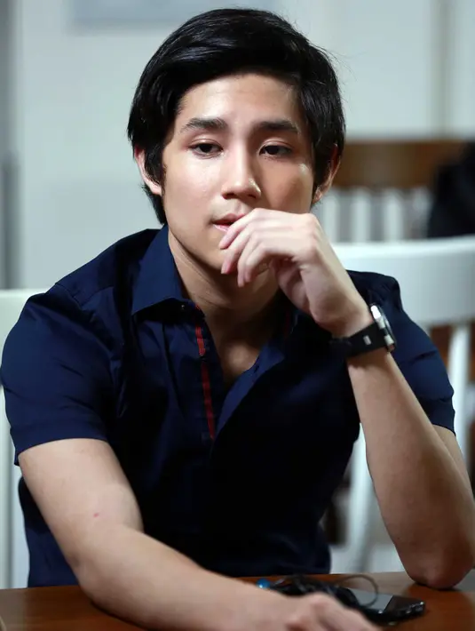 "Kalau saya di sini berperan sebagai orang yang punya penyakit, pokoknya nonton aja. Terus suka sama seseorang tapi nggak berani ngungkapin," kata Rasya. (Deki Prayoga/Bintang.com)