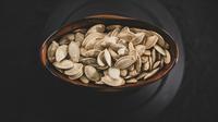 How to cook pumpkin seeds. (Photo: engin akyurt/Unsplash)
