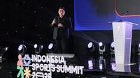 Menteri Pemuda dan Olahraga, Erick Thohir, saat menyampaikan keynote speech pada pembukaan Indonesia Sports Summit 2025 (ISS) di Indonesia Arena, Senayan, Jakarta, Sabtu (6/12/2025). Gelaran Indonesia Sports Summit 2025 (ISS 2025) resmi bergulir. (Bola.com/Abdul Aziz)