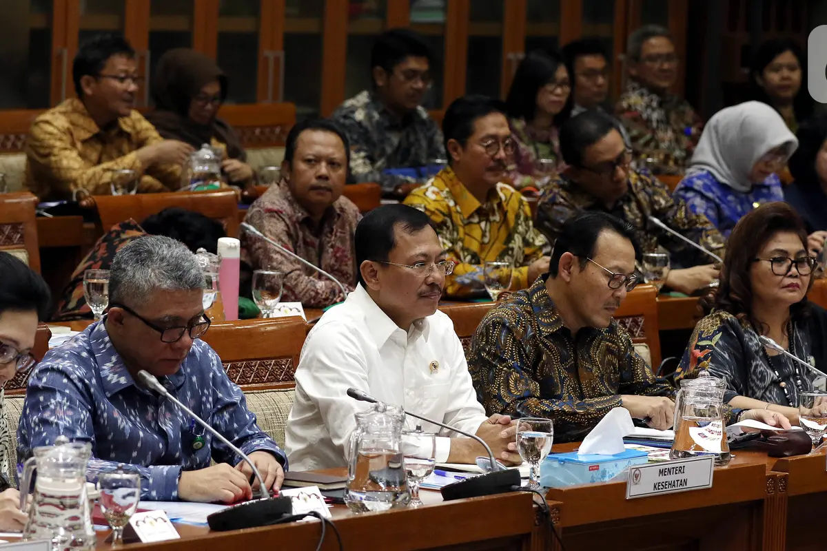 Menkes dan Dirut BPJS Kesehatan Rapat dengan DPR