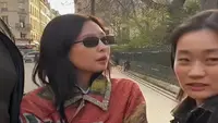 Jennie BLACKPINK Disetop Orang Saat Jalan Santai di Paris, Wajah Cemberut Jadi Sorotan