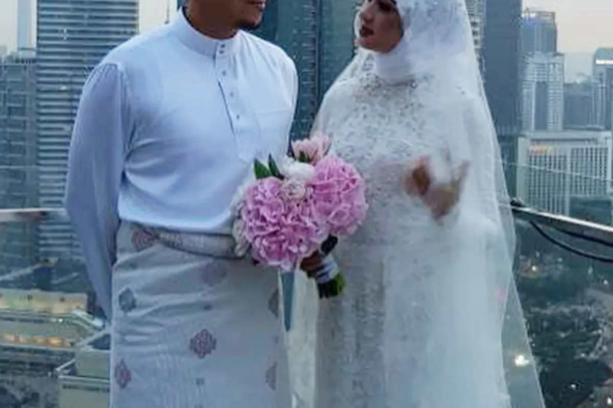 [Bintang] Laudya Cynthia Bella dan Engku Emran
