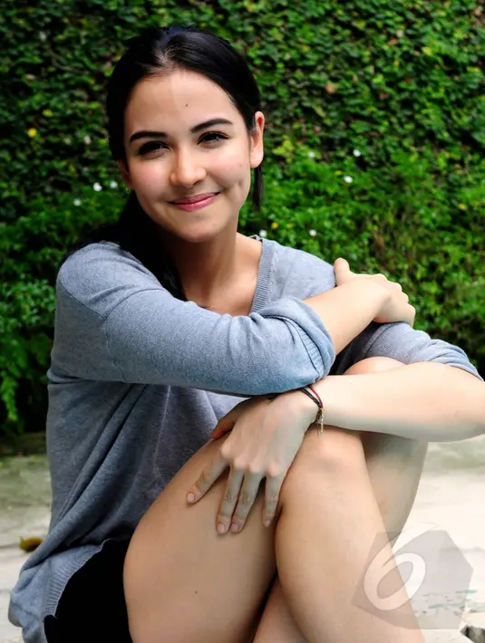 Aktris muda blasteran Belanda ini ternyata jago pencak silat, Tanggerang Selatan, Senin (4/5/2015). Estelle mengaku tak terlalu canggung untuk melakukan adegan laga.(Liputan6.com/Faisal R Syam)