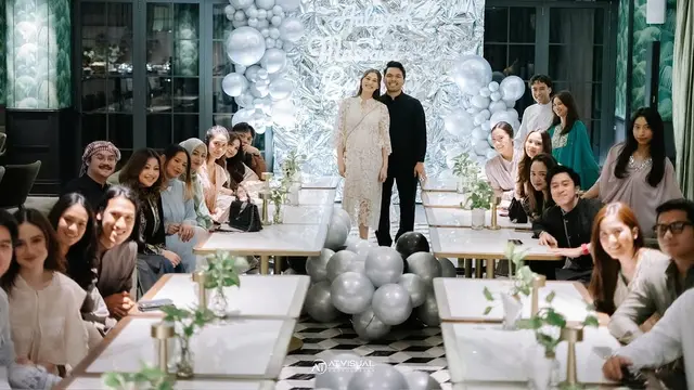 Gaya Aaliyah Massaid Rayakan Ulang Tahun ke-23 Sekalian Bukber, Bumil Tampil Anggun Kenakan Lace Dress