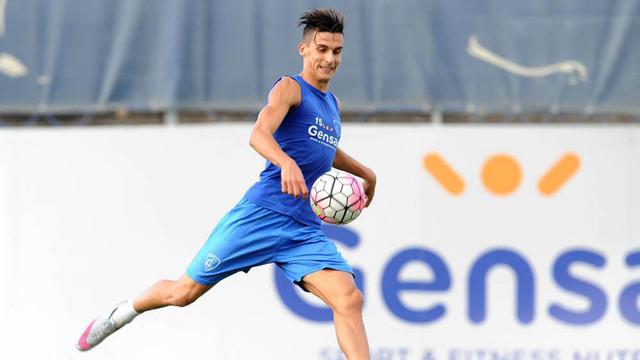 Aksi Licik Pemain Muda Italia Ini Berhasil Kelabui Wasit