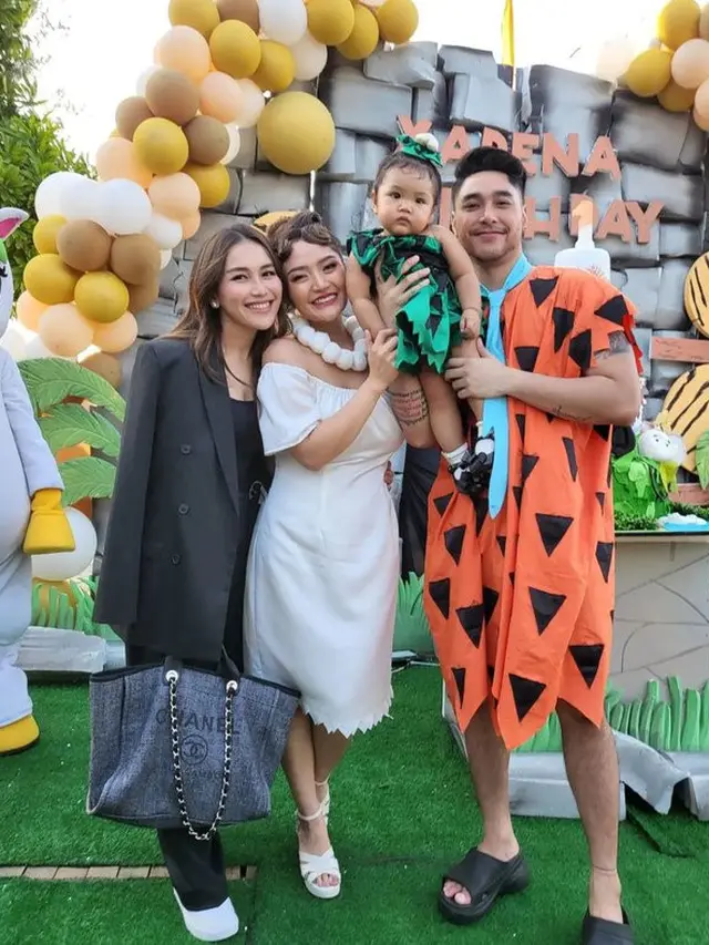 Ayu Ting Ting di ultah anak Siti Badriah (Instagram/ayutingting92)