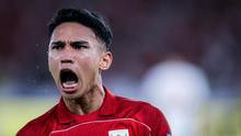 Pemain Timnas Indonesia, Marselino Ferdinan, merayakan gol yang dicetak oleh Ole Romeny ke gawang Bahrain pada laga kedelapan putaran ketiga Grup C kualifikasi Piala Dunia 2026 di Stadion Utama Gelora Bung Karno, Jakarta, Selasa (25/3/2025) malam WIB. (Bola.com/Bagaskara Lazuardi)