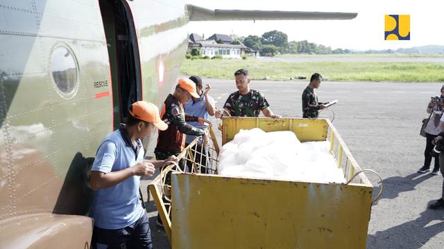 Kementerian PUPR, BMKG, BRIN, dan TNI AU bekerja sama  melaksanakan Teknologi Modifikasi Cuaca (TMC) guna menjaga debit tampungan air bendungan. (Dok Kementerian PUPR)