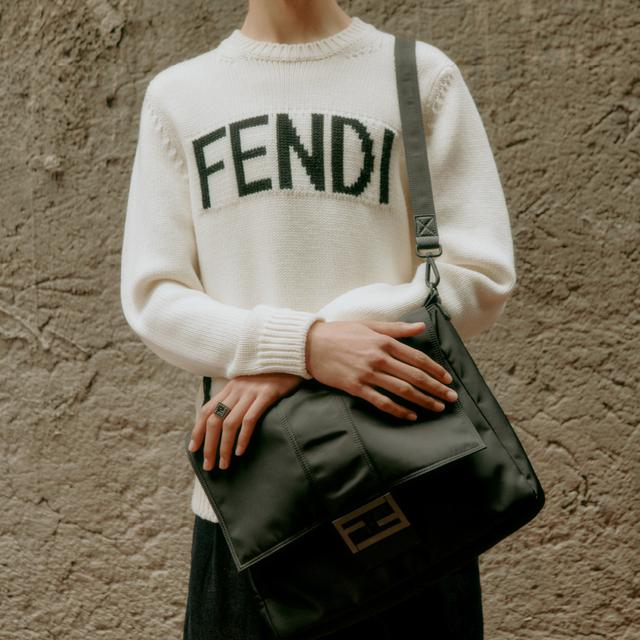 8 Koleksi Tas Casual untuk Pria, Stylish dan Praktis Cocok untuk Beraktivitas Sehari-hari