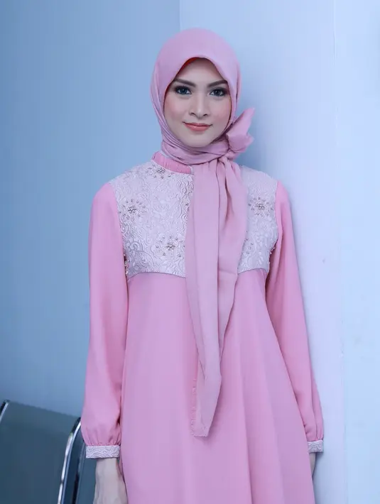 Saat ditemui di Jalan Pintu 2 TMII, Jakarta Timur, beberapa pekan lalu, istri presenter Adi Nugroho itu sangat berharap bisa mengikuti puasa. (Galih W. Satria/Bintang.com)