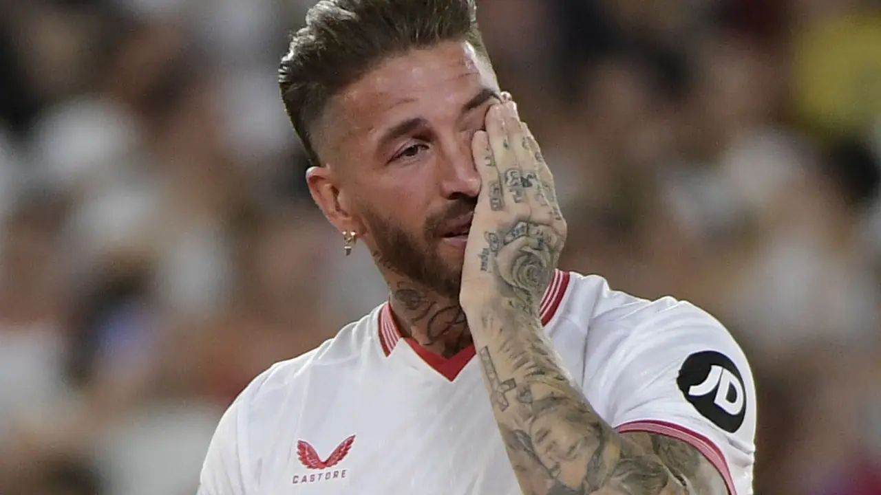 Foto: Momen Haru saat Sergio Ramos Diperkenalkan di Depan Publik Sevilla, Tak Mampu Membendung Air Matanya