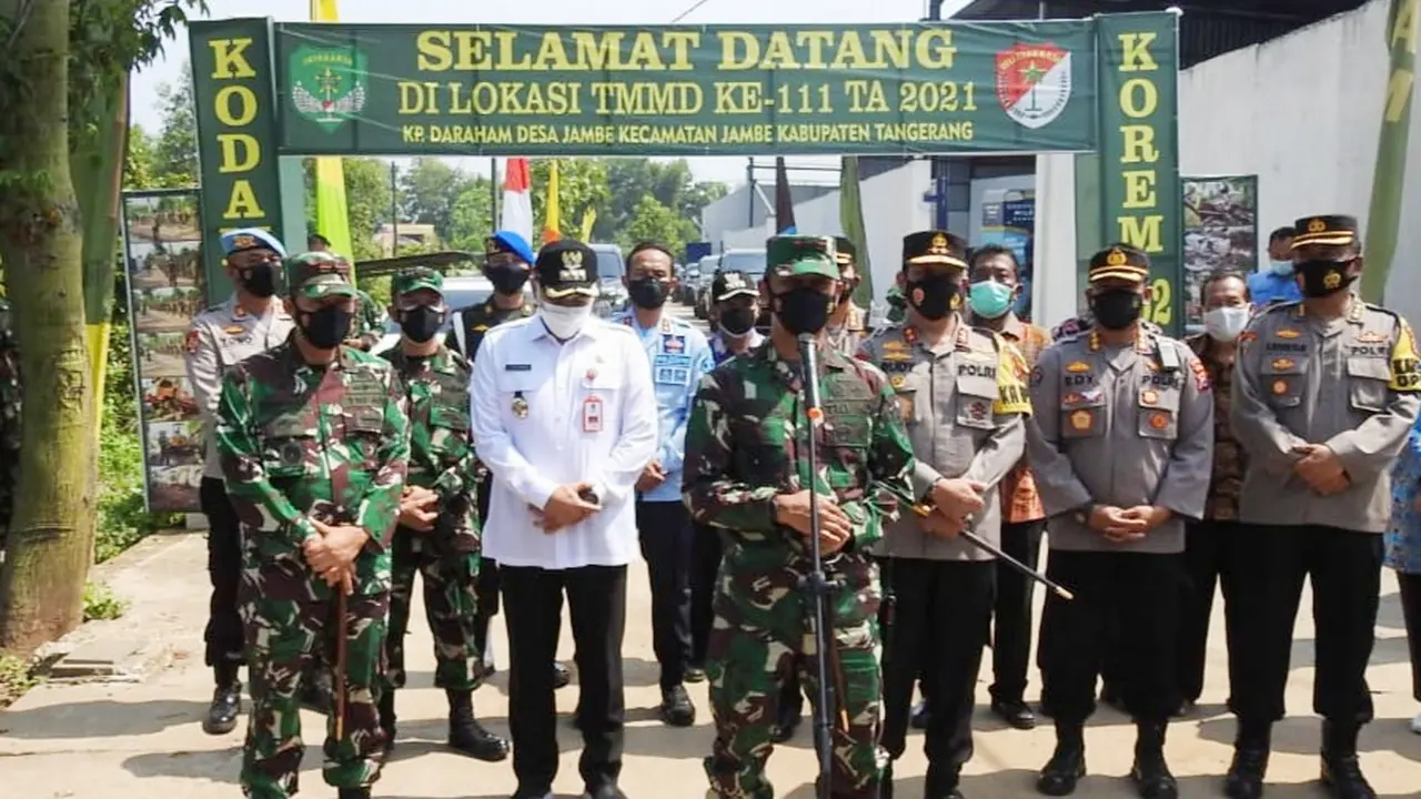 Tinjau Pelaksanaan TMMD di Kabupaten Tangerang, Pangdam Jaya Apresiasi Antusias Masyarakat