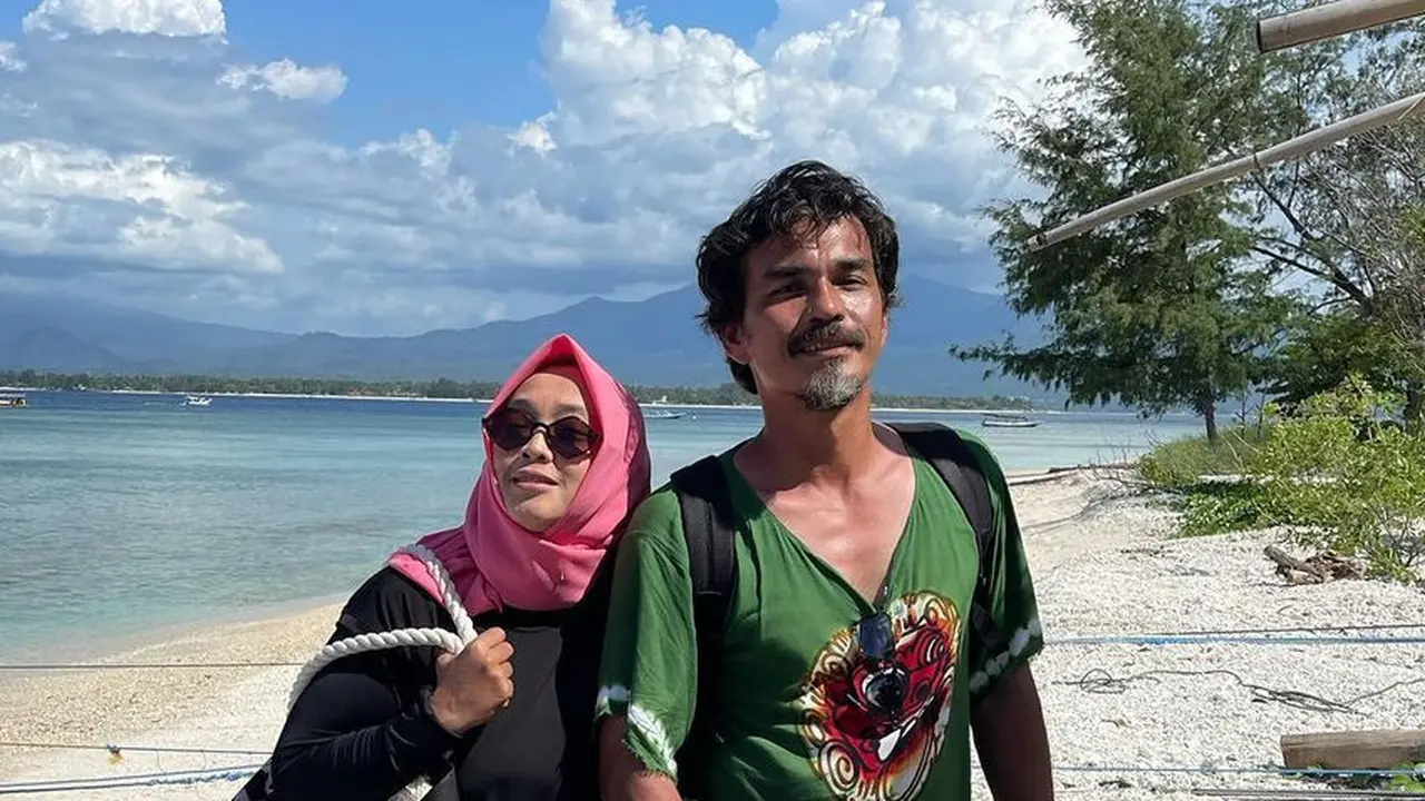 Teddy Syach dan Rina Gunawan
