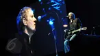 Michael Bolton membuka konsernya di The Kasablanca Hall, Jakarta, dengan lagu berjudul To Love Somebody, Selasa (2/6/2015). Penyanyi pop asal Amerika itu menggelar konser bertajuk An Evening With Grammy Winner. (Liputan6.com/Panji Diksana)