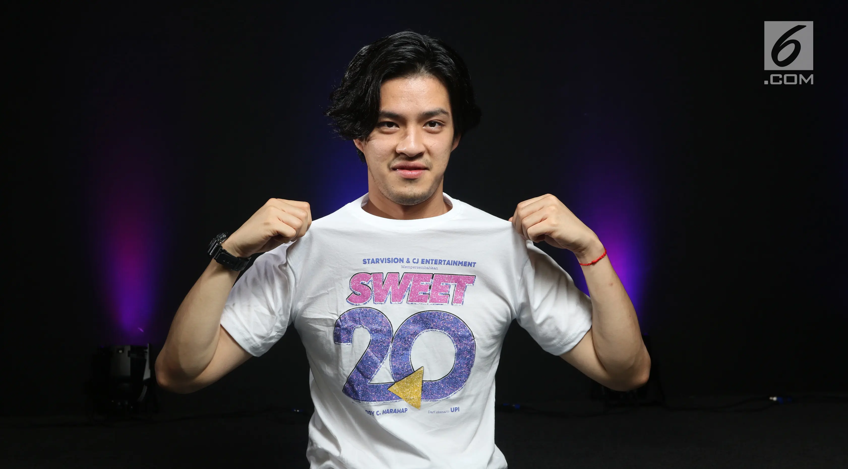 Pemain film Sweet 20, Morgan Oey saat berkunjung ke Liputan6.com di SCTV Tower, Jakarta, Senin (12/6). (Liputan6.com/Fatkhur Rozaq)
